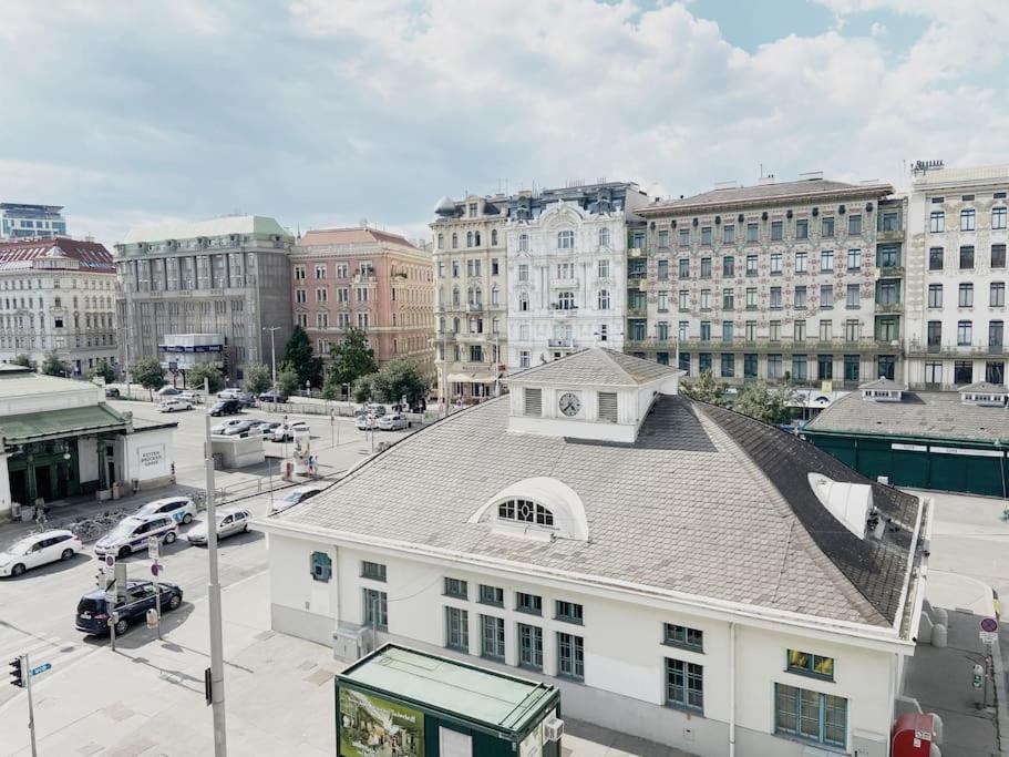 Stylish Designer Apartment At The Center Of Vienna Naschmarkt Bagian luar foto